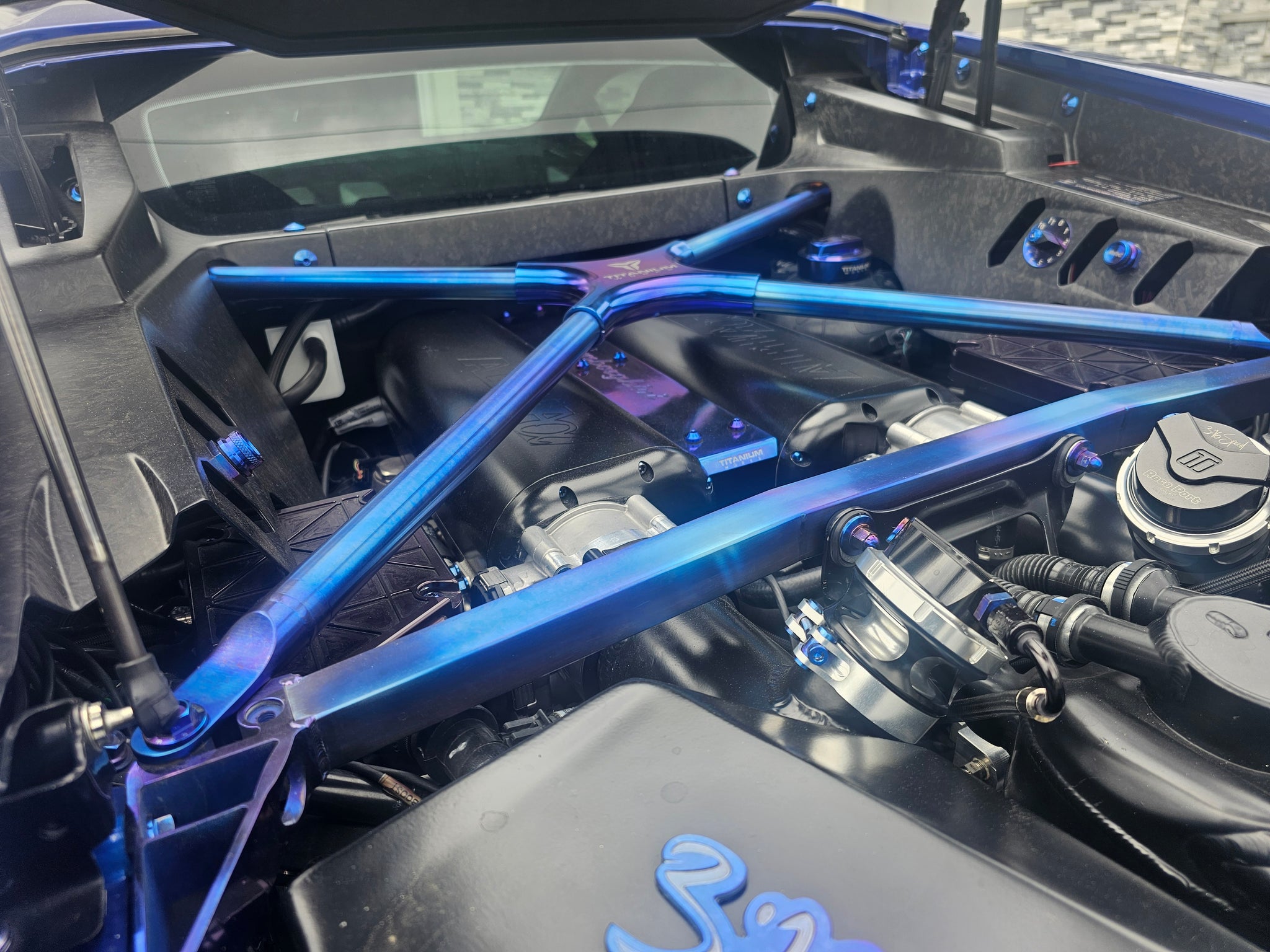 Audi R8 / Lamborghini Hurachan X brace – Titanium Works