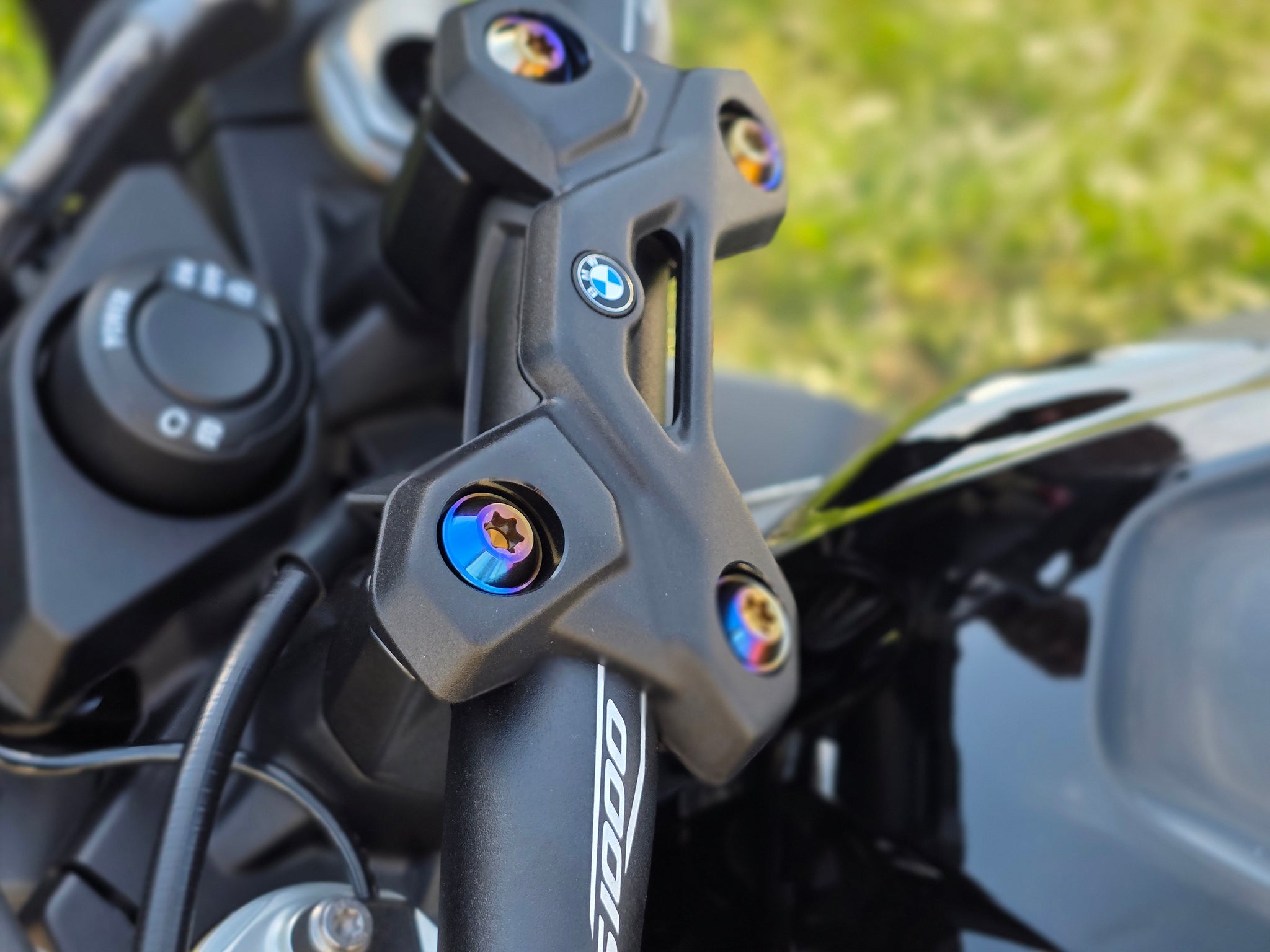 BMW M1000r / S1000R / RR Titanium hardware kits – Titanium Works