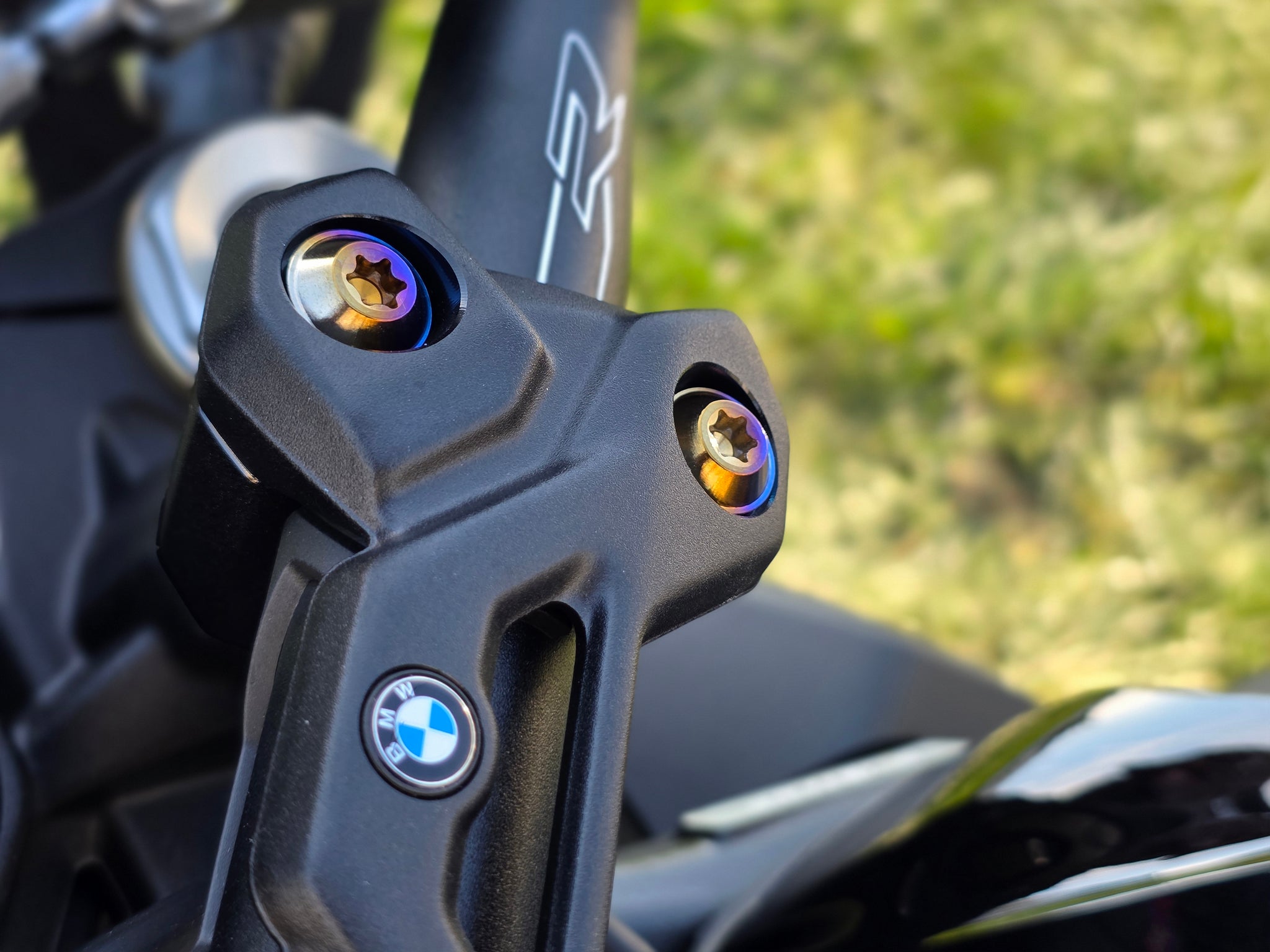 BMW M1000r / S1000R / RR Titanium hardware kits – Titanium Works