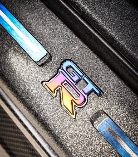 Nissan GTR kick plate/panel - door sill badge set