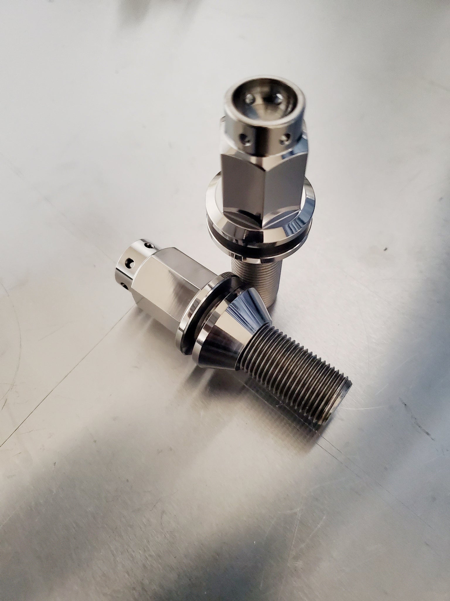 BMW G80+ lug bolt kit Titanium Works