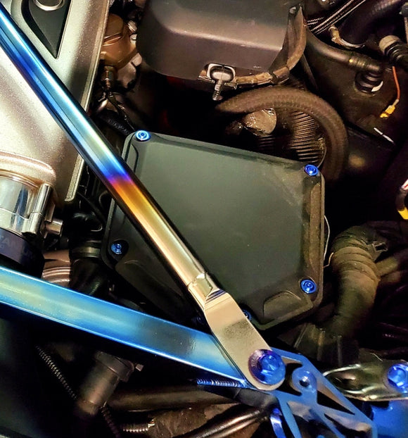 Lamborghini huracan / Audi R8 fuse box cover hardware